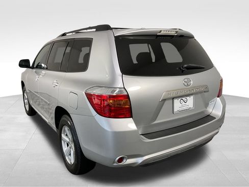 Used 2010 Toyota Highlander SE AWD/4WD image 7