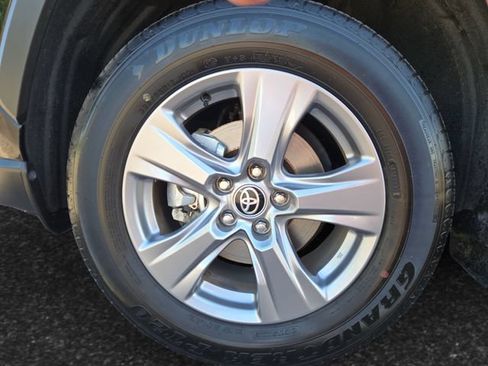 Certified 2025 Toyota RAV4 XLE w/ Convenience Package AWD/4WD image 4