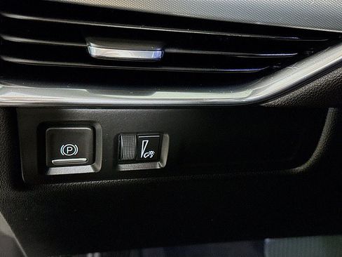 Used 2019 Cadillac XT4 Premium Luxury FWD image 10