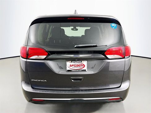 Used 2017 Chrysler Pacifica Touring Plus w/ Tire & Wheel Group image 18