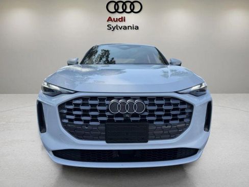 Certified 2025 Audi Q5 Premium w/ Convenience Package AWD/4WD image 3