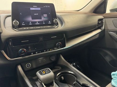 Used 2022 Nissan Rogue SV image 24