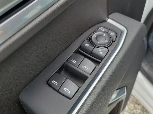 Used 2026 GMC Sierra 1500 SLT RWD image 9