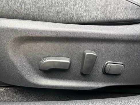 Used 2025 Nissan Sentra SR w/ SR Premium Package image 22