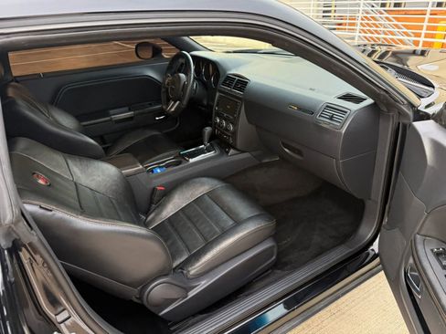 Used 2014 Dodge Challenger R/T RWD image 13