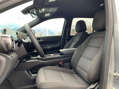 Used 2025 Chevrolet Equinox LT image 25