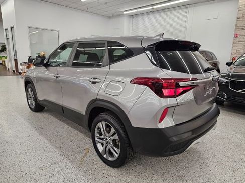Used 2021 Kia Seltos LX image 6