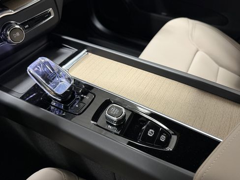 New 2026 Volvo XC60 T8 Plus w/ Protection Package Premier AWD/4WD image 20