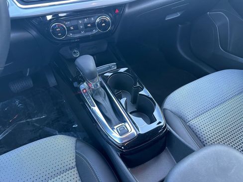 Used 2025 Chevrolet Trax LT w/ LT Convenience Package image 39