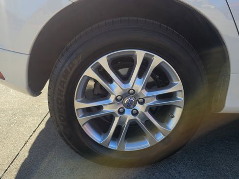 Used 2015 Volvo XC60 T5 Platinum image 16