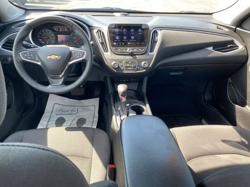 Used 2025 Chevrolet Malibu RS FWD image 6