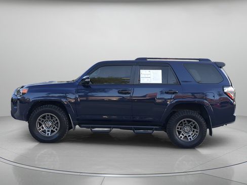 Used 2020 Toyota 4Runner Venture w/ Moonroof Package AWD/4WD image 43