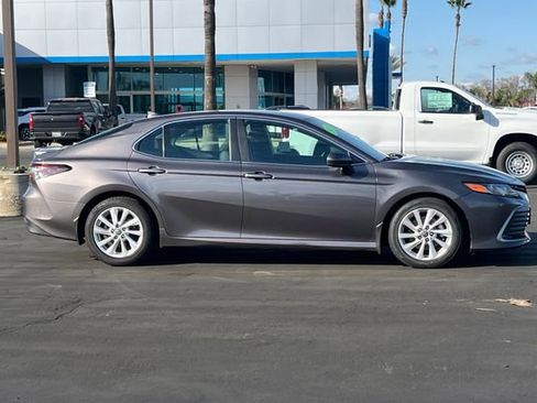Used 2023 Toyota Camry LE image 3
