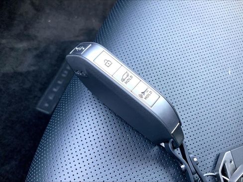 Certified 2025 Kia Telluride S FWD image 13