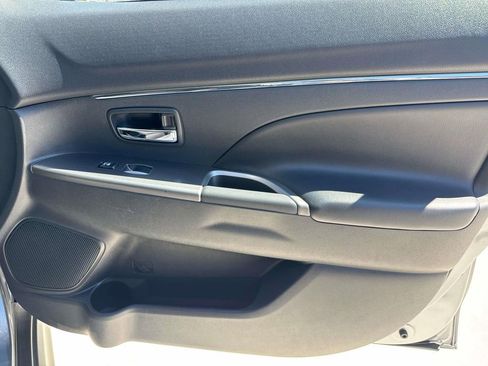 Used 2024 Mitsubishi Outlander Sport SE image 17