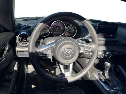 Used 2022 MAZDA MX-5 Miata RF Grand Touring RWD image 12