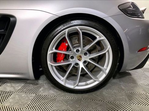 Certified 2021 Porsche 718 Boxster Spyder RWD image 28