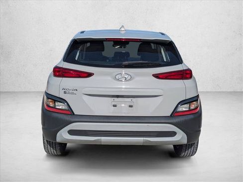 Used 2022 Hyundai Kona SE FWD image 4