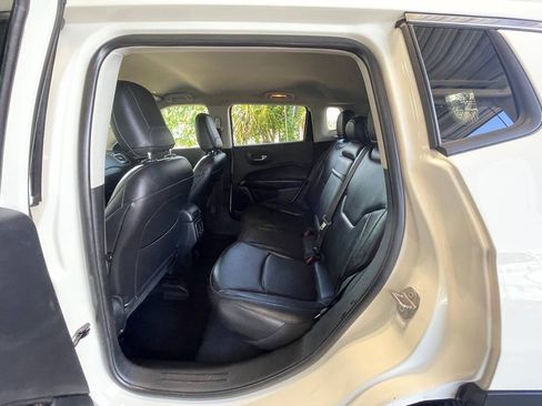 Used 2019 Jeep Compass Limited FWD image 11