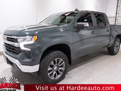 Used 2025 Chevrolet Silverado 1500 LT AWD/4WD image 2