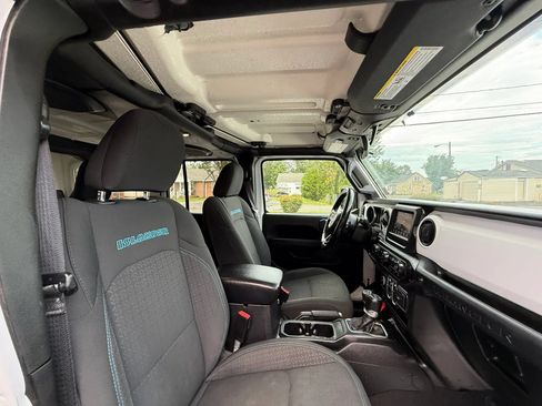 Used 2021 Jeep Wrangler Unlimited Sport AWD/4WD image 28