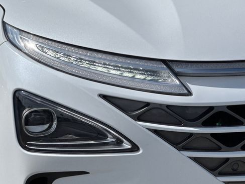 Used 2019 Hyundai Nexo Limited image 11