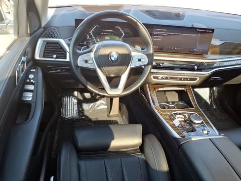 Used 2025 BMW X7 xDrive40i AWD/4WD image 8