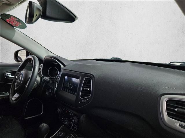 Used 2018 Jeep Compass Latitude w/ Popular Equipment Group AWD/4WD image 18