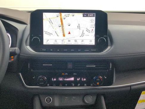 Used 2022 Nissan Rogue Platinum w/ Head-Up Display Package FWD image 19