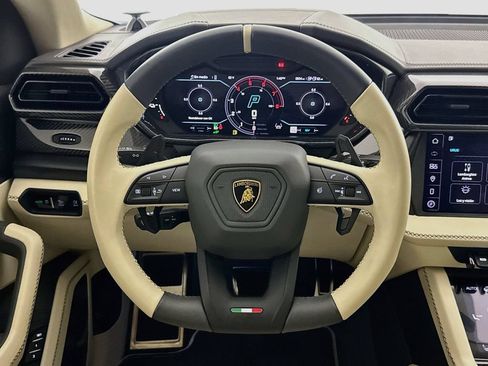 Used 2025 Lamborghini Urus SE AWD/4WD image 11