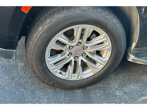 Used 2021 GMC Yukon SLT w/ SLT Premium Package image 7