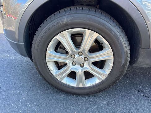 Used 2018 Land Rover Range Rover Evoque image 5