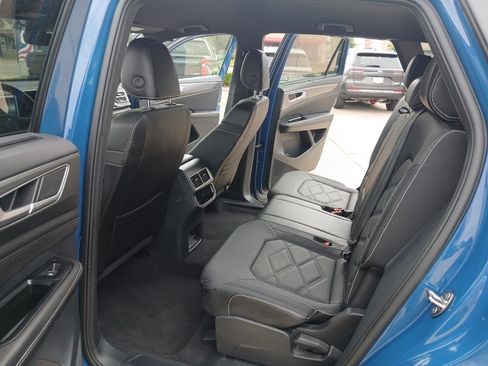 Used 2025 Volkswagen Atlas Cross Sport SE FWD image 20