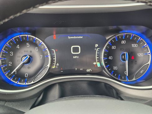 New 2027 Chrysler Pacifica Select FWD image 15