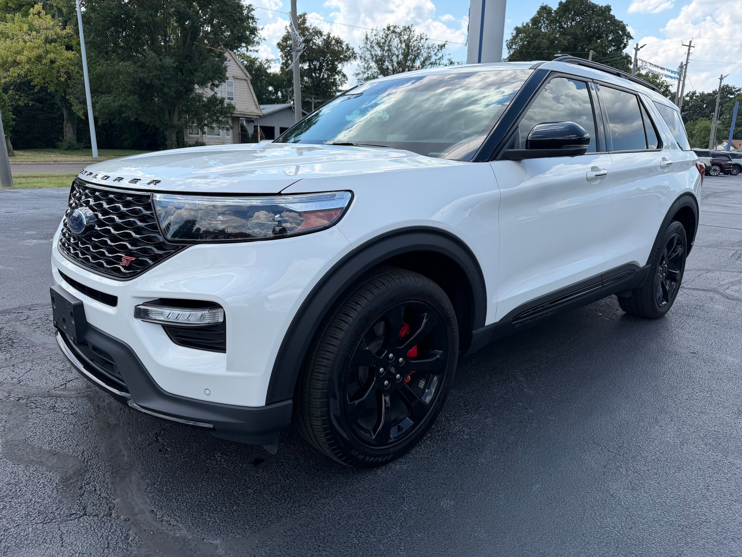 Used 2023 Ford Explorer ST w/ Equipment Group 401A AWD/4WD image 3