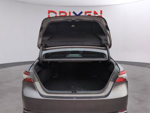 Used 2021 Toyota Camry SE image 28