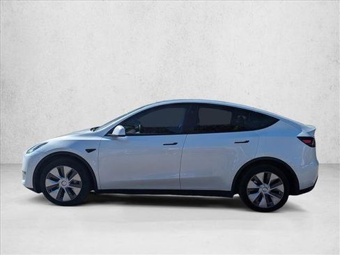Used 2024 Tesla Model Y Long Range AWD/4WD image 9