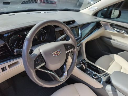 Used 2021 Cadillac XT6 Premium Luxury FWD image 9