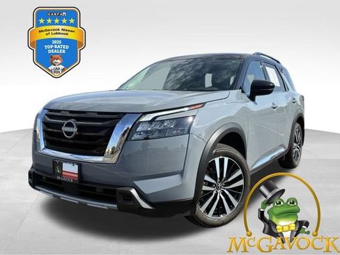 Certified 2025 Nissan Pathfinder Platinum w/ Cargo Package FWD image 1