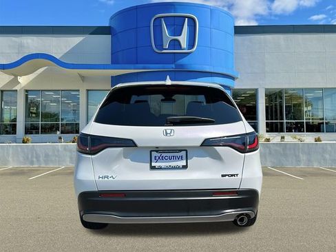 Used 2025 Honda HR-V Sport image 5