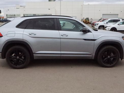 Used 2023 Volkswagen Atlas Cross Sport SEL R-Line AWD/4WD image 8