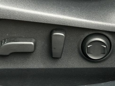 Used 2021 Subaru Outback Premium image 32