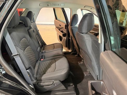 Used 2025 Nissan Pathfinder SV FWD image 39