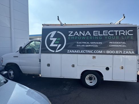 Certified 2022 Ford E-350 and Econoline 350 Super Duty w/ Power Windows & Locks Group image 3