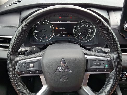 Used 2024 Mitsubishi Outlander SE AWD/4WD image 19