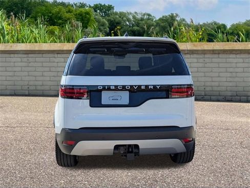 New 2026 Land Rover Discovery S image 5