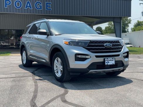 Used 2024 Ford Explorer XLT w/ Equipment Group 202A AWD/4WD image 1