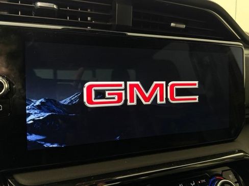 Used 2024 GMC Sierra 1500 AT4 w/ Technology Package AWD/4WD image 16