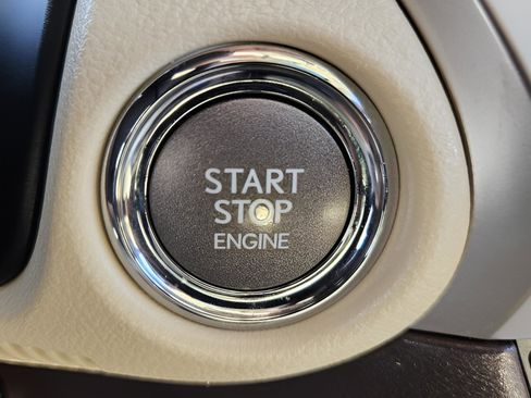 Used 2017 Lexus ES 350 w/ Luxury Package image 34