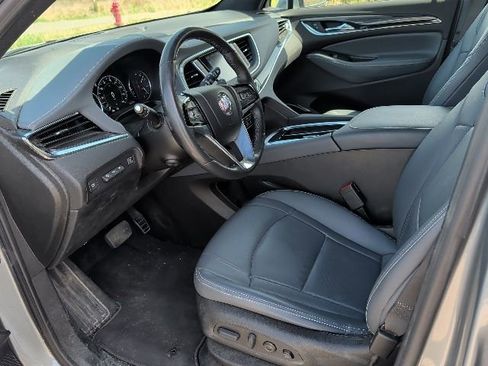 Used 2023 Buick Enclave Premium image 18